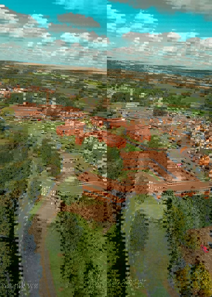 Outside_Yarnfield_Park (1).jpeg