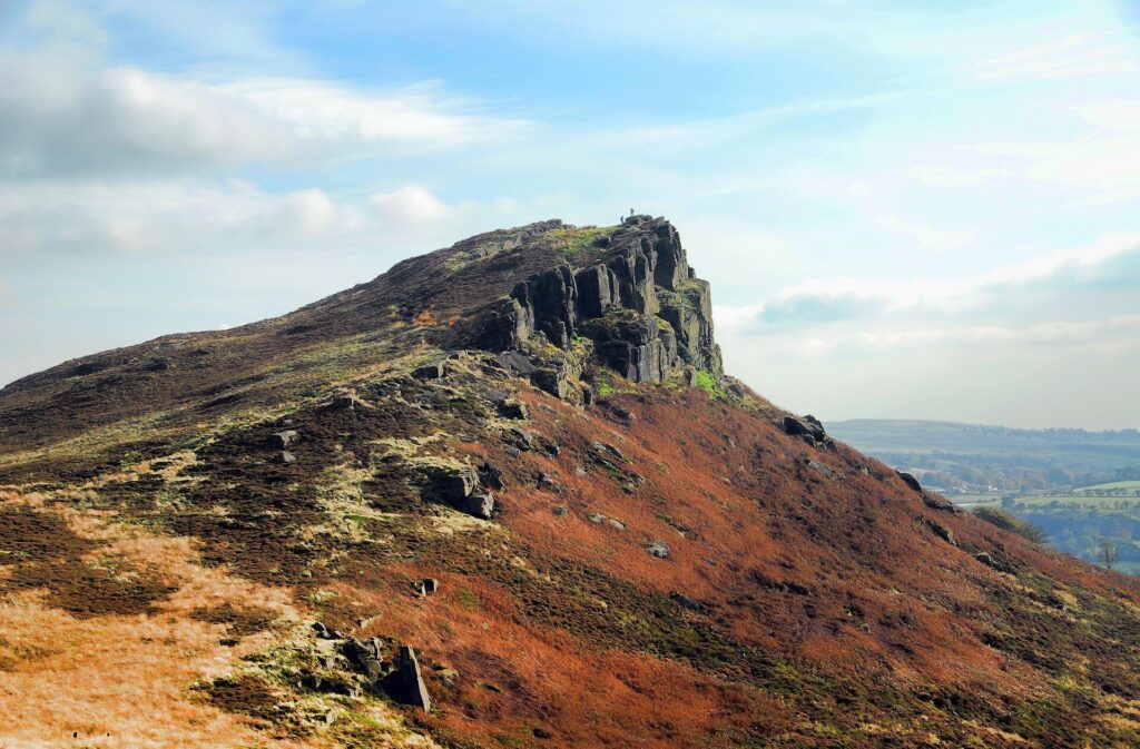 the roaches rocky cliff peak district